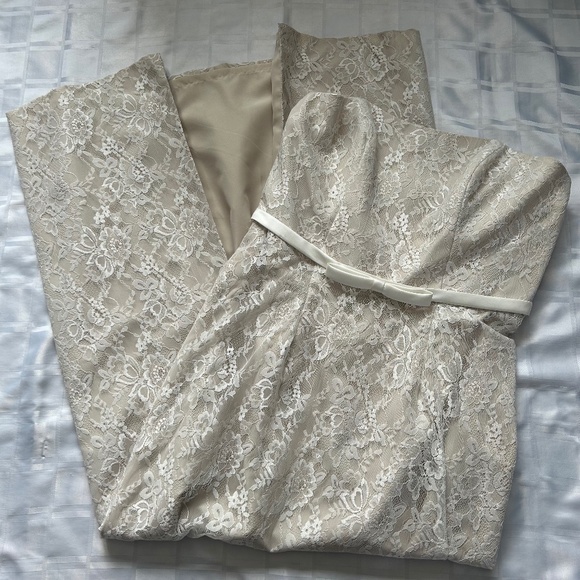 Alfred Angelo Dresses & Skirts - Alfred Angelo Strapless Empire Waist Champagne Underlay White Lace Overlay Dress